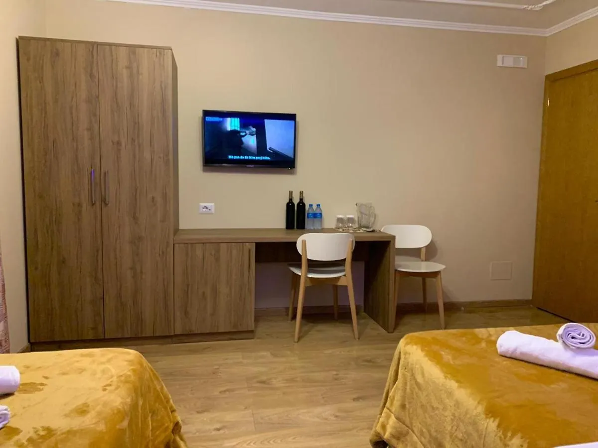 ***  Hotel Demokracia Fushe-Arrez Albania